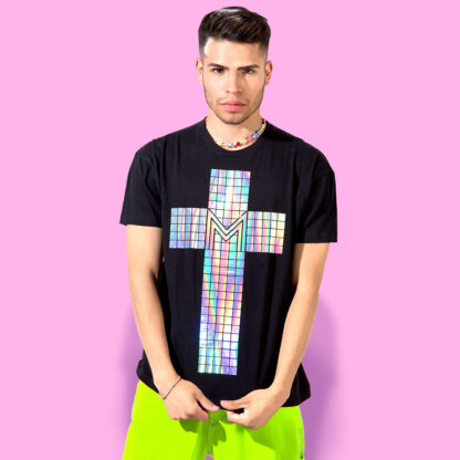 Playera t-shirt camiseta polera unisex genderless inspirada en Madonna estampada con vinil tornasol iridiscente reflejante arcoíris