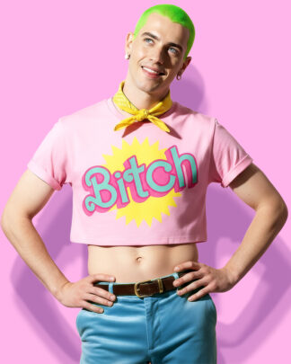 Barbie is a bxtch crop-top (playera corta rosa)