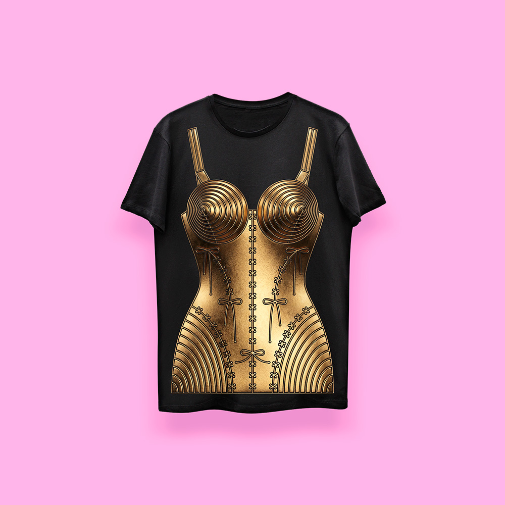 Madonna is the blond ambition (playera negra)