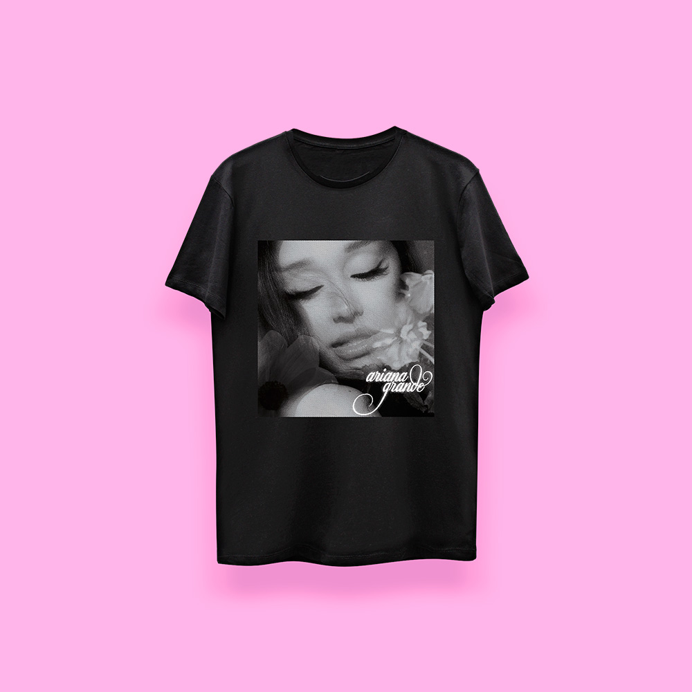 Ariana Grande PETAL (playera negra)