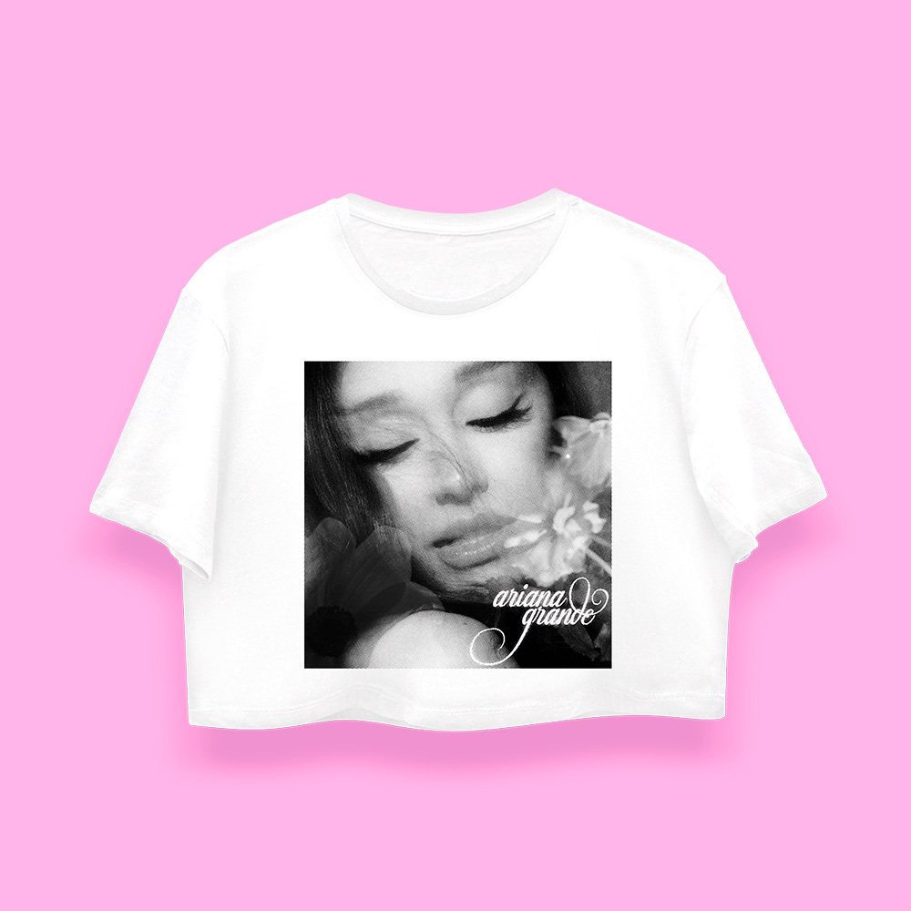 Ariana Grande PETAL crop-top (playera corta blanca)