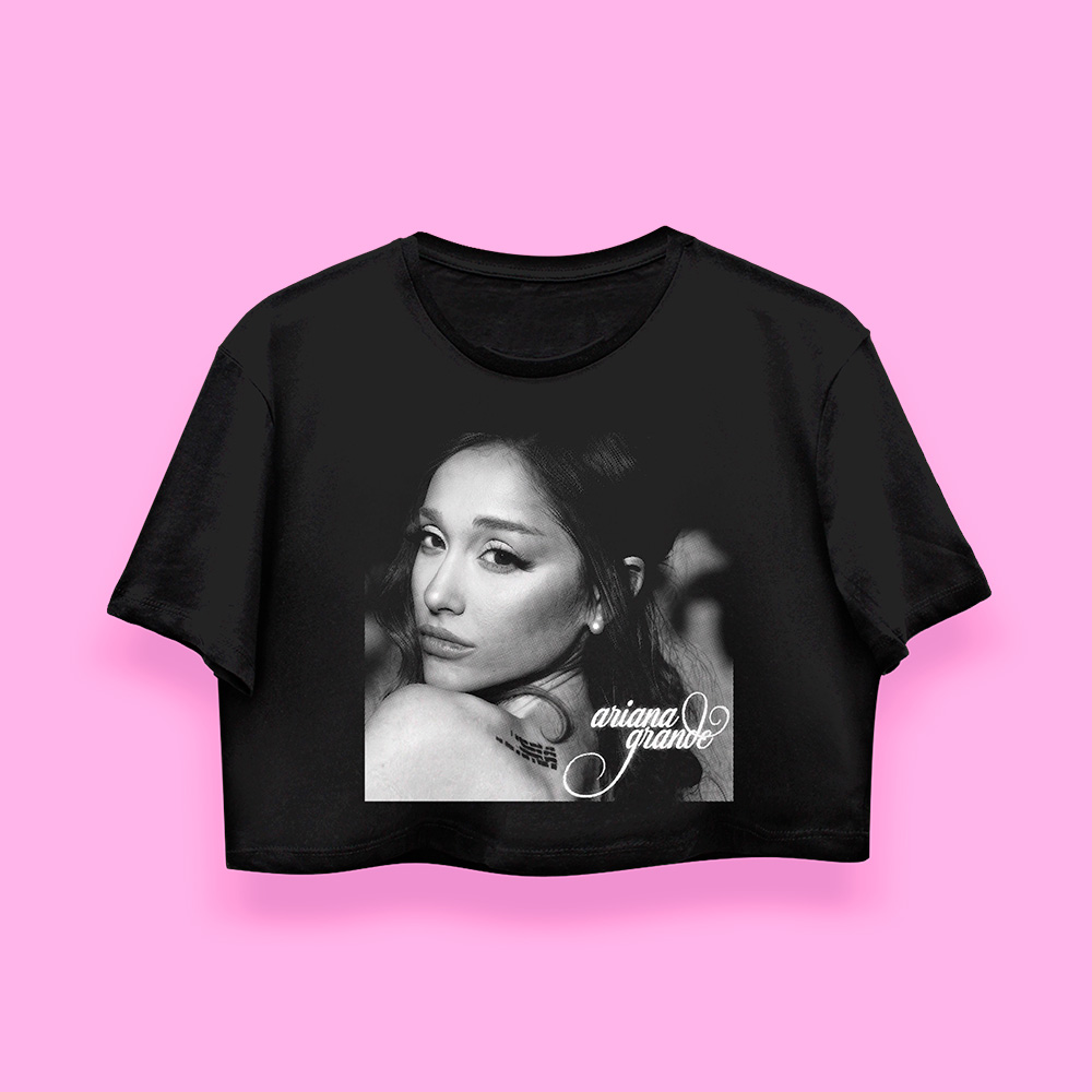 Ariana Grande PETAL crop-top (playera corta negra)